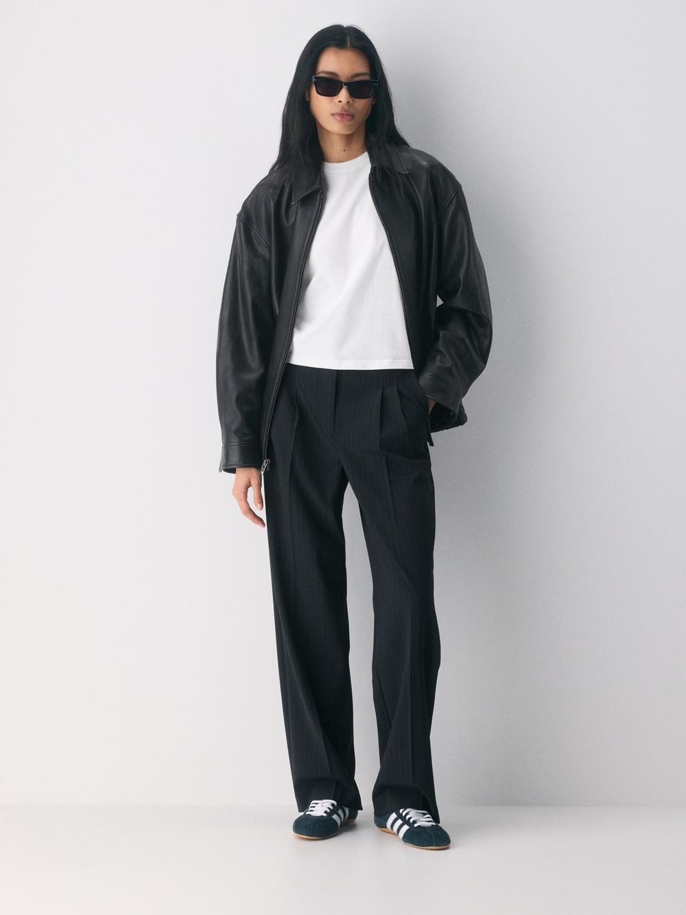 EUC Aritzia Wilfred effortless pants re(essential) material